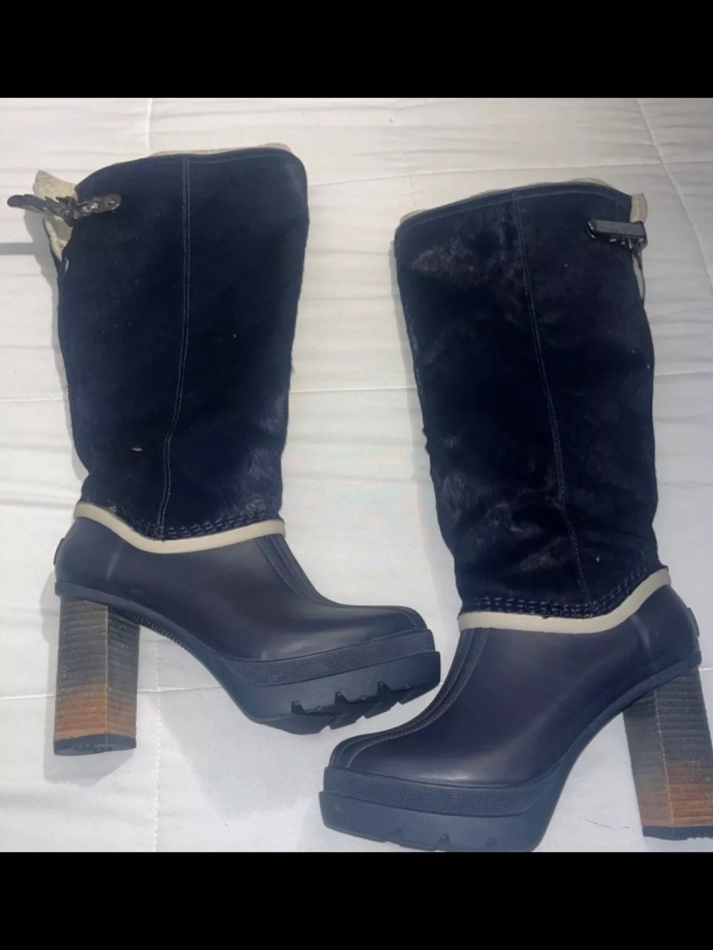Sorel Black Mid-Calf Platform Heeled Boots with Cream Trim